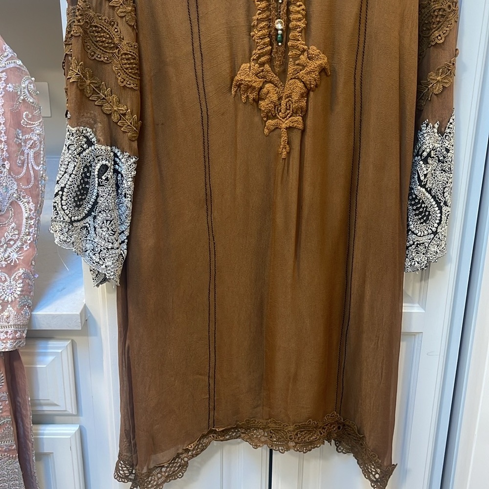 Preloved - Picture 3 of 3